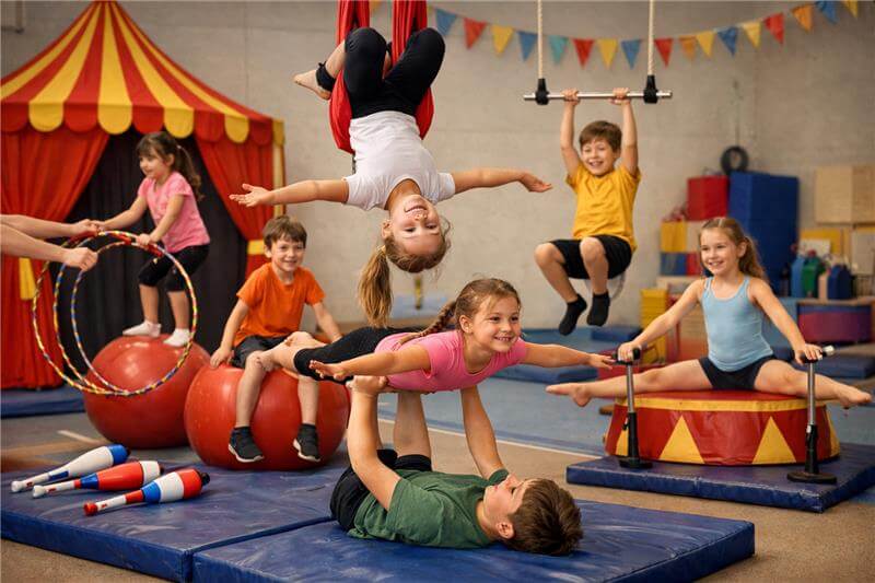 Dienos stovykla cirko akrobatika